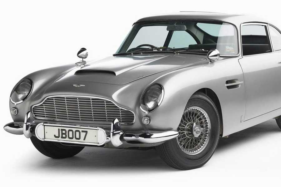 জেমস বন্ডের চরিত্র কমবেশি সকলেরই প্রিয়। এই চরিত্রের সঙ্গে জড়িত ০০৭ নম্বরটিও কারও অপরিচিত নয়। নিজের গাড়ির নম্বর প্লেটে এই নম্বরটিই রাখতে চান আমদাবাদের ব্যবসায়ী আশিক পটেল।