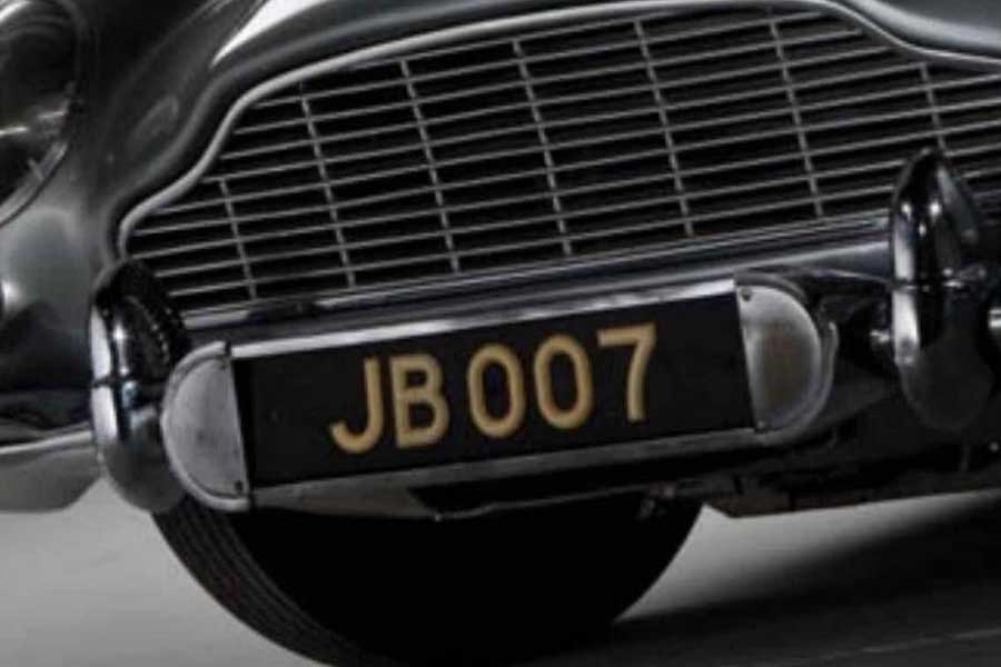 অনলাইন মাধ্যমে নির্দিষ্ট নম্বর প্লেটের জন্য নিলাম শুরু হলে আশিক দেখেন ২৫ হাজার টাকা থেকে ০০৭ নম্বরযুক্ত প্লেটের নিলাম শুরু হয়েছে। কিন্তু আশিক কোনও রকম ঝুঁকি নিতে চাননি। ৩৪ লক্ষ টাকা দিয়ে নিজের পছন্দের রেজিস্ট্রেশন নম্বর পান তিনি।