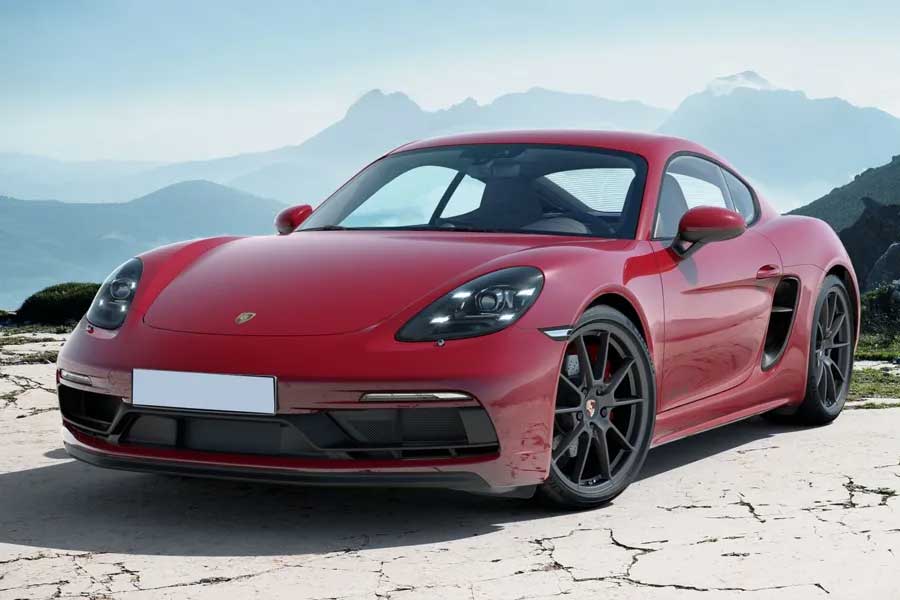 কেরলের তিরুঅনন্তপুরমের বাসিন্দা কেএস বালগোপাল। পেশায় ওষুধ প্রস্তুতকারী সংস্থার অধিকর্তা তিনি। এক কোটি টাকা খরচ করে নিজের জন্য পোরশে ৭১৮ বক্সটার মডেলের নীল রঙের একটি স্পোর্টস কার কেনেন তিনি।