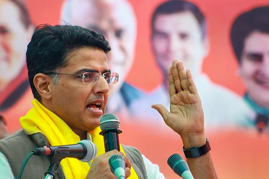 ২০১৮ সালে রাজস্থান বিধানসভা নির্বাচনে মনোনয়ন পেশের সময় যে হলফনামা দিয়েছিলেন সচিন, তাতে দেখা যায় তাঁর মোট সম্পত্তির পরিমাণ ৬ কোটি ৪৩ লক্ষ ৩৯ হাজার টাকা। 