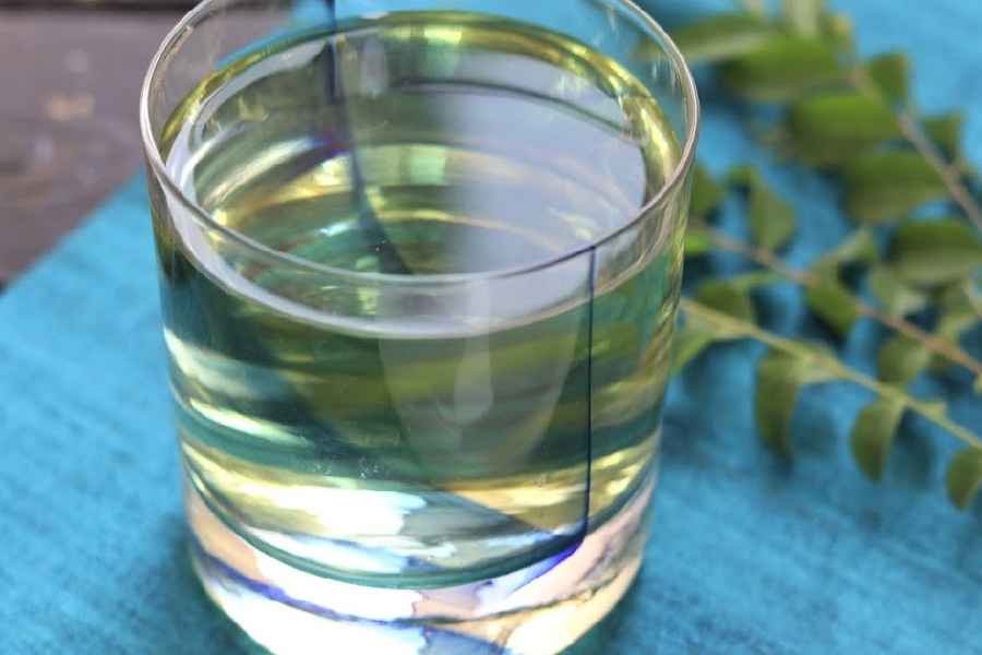 Five reasons to drink curry leaves early in the morning