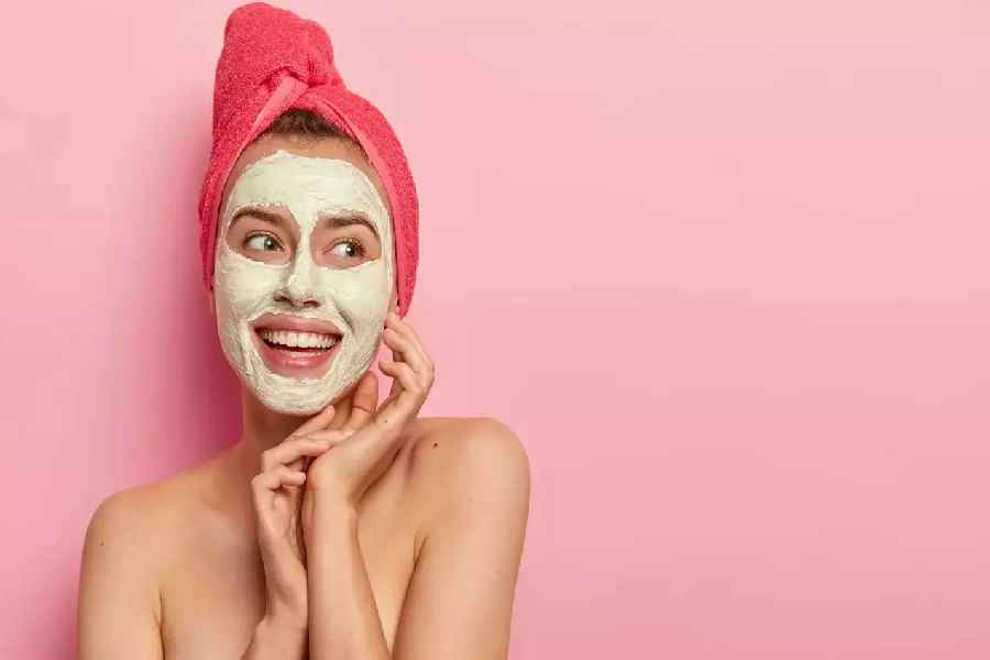 Five face packs which are best to nourish winter dry skin.