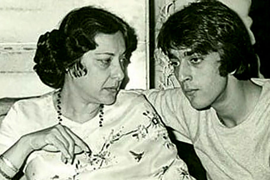 ১৯৮০ সালে ক্যানসারে আক্রান্ত হন নার্গিস। এক বছর চিকিৎসা চলার পর ৫১ বছর বয়সে মারা যান তিনি।