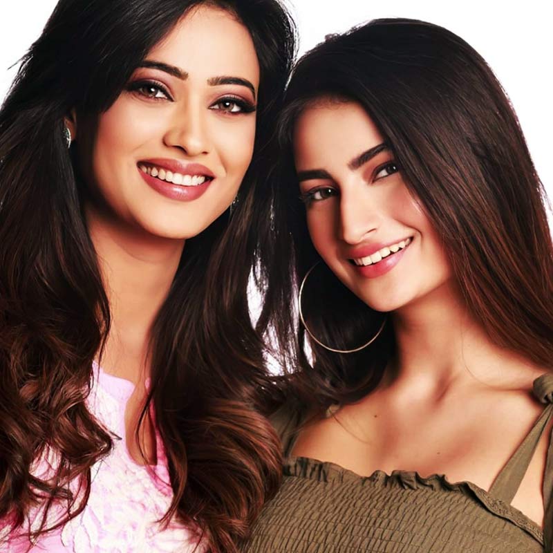 শ্বেতার অভিযোগ, শ্বেতা এবং তাঁর কন্যা পলকের উপর মানসিক অত্যাচার করতেন অভিনব। পাশাপাশি যৌন হেনস্থারও শিকার হতেন শ্বেতা। অভিনেত্রীর অভিযোগের উপর ভিত্তি করে অভিনবকে পুলিশি হেফাজতে নেওয়া হয়। ২০১৯ সালে শ্বেতা এবং অভিনবের বিবাহবিচ্ছেদ হয়।