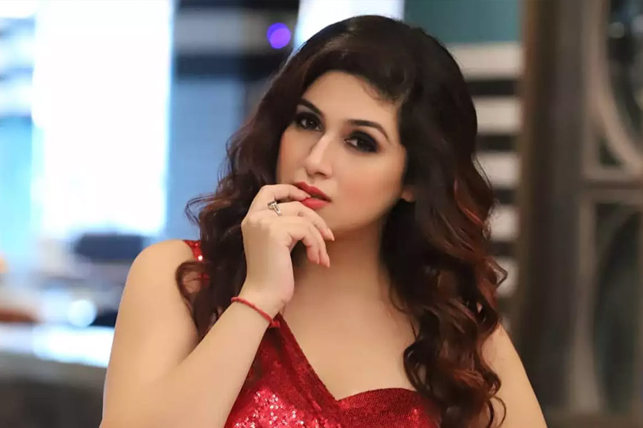 ২০১৭ সালে বিবাহবিচ্ছেদের সিদ্ধান্ত নেন ভিভিয়ান এবং ভাহবিজ়। ভিভিয়ানের বিরুদ্ধে শারীরিক হেনস্থার অভিযোগ তোলেন অভিনেত্রী। এমনকি বিচ্ছেদের পর ভিভিয়ানের কাছে খোরপোশ চাইলে কটাক্ষের শিকার হন ভাহবিজ়।