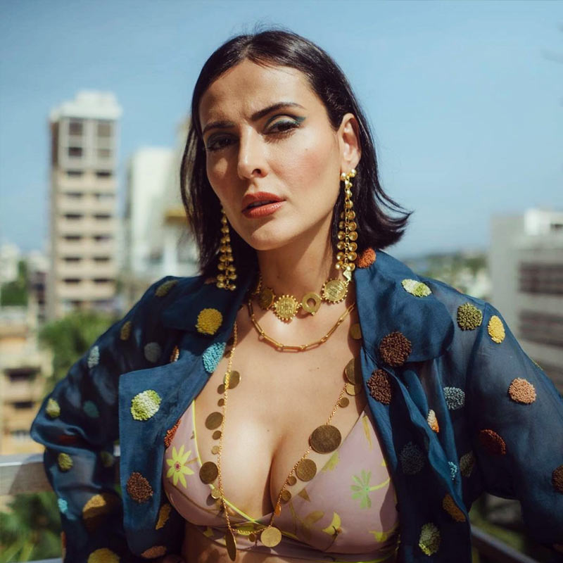 এমনকি মন্দনাকে তাঁর বাপের বাড়ি যেতেও নাকি বাধা দিতেন গৌরব। গৌরবের পাশাপাশি মন্দনার শ্বশুরবাড়ির লোকেরাও অভিনেত্রীর উপর অত্যাচার করতেন বলে অভিযোগ। ২০২১ সালে গৌরবের সঙ্গে বিবাহবিচ্ছেদের সিদ্ধান্ত নেন মন্দনা।