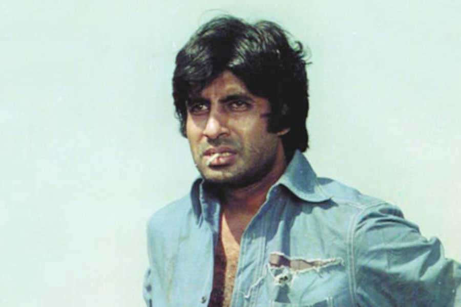 বলিপাড়া সূত্রে খবর, মোট ৩৪ বার সেরা অভিনেতা হিসাবে মনোনয়নের তালিকায় নাম ওঠে অমিতাভের। বলিপাড়ার সকল অভিনেতাদের মধ্যে সবচেয়ে বেশি এই তালিকায় নাম উঠেছে তাঁরই।