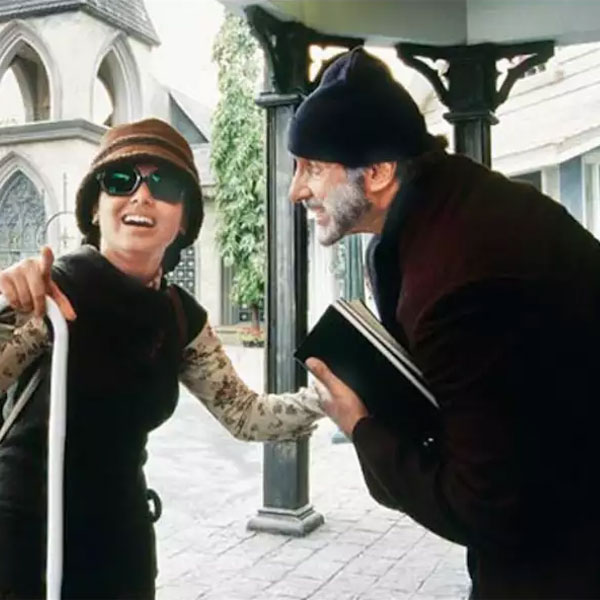 ২০০৫ সালে সঞ্জয় লীলা ভন্সালীর পরিচালনায় প্রেক্ষাগৃহে মুক্তি পায় ‘ব্ল্যাক’ ছবিটি। অমিতাভের পাশাপাশি এই ছবিতে অভিনয় করতে দেখা যায় বলি অভিনেত্রী রানি মুখোপাধ্যায়কে।