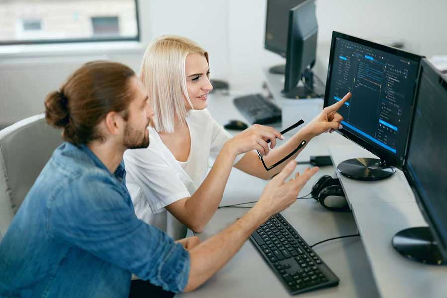 নেদারল্যান্ডসের পর নাম আসে ডেনমার্কের। ওইসিডি-র নির্দেশ অনুযায়ী সারা সপ্তাহে গড়ে ৩২.৫ ঘণ্টা কাজ করেন সে দেশের বিভিন্ন প্রতিষ্ঠানের কর্মীরা।