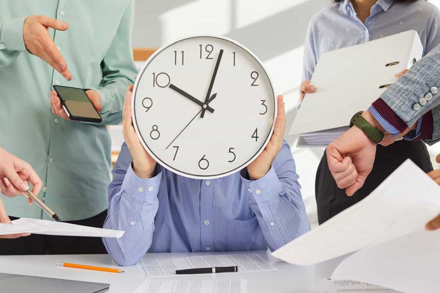 আয়ারল্যান্ডের বাসিন্দাদের চেয়ে কর্মক্ষেত্রে সময় কাটানোর ক্ষেত্রে কয়েক ঘণ্টা এগিয়ে রয়েছেন সুইডেনের অধিবাসীরা।