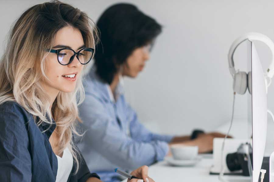 ওইসিডি-র দাবি, সারা সপ্তাহে গড়ে ৩৬ ঘণ্টা কর্মক্ষেত্রের সঙ্গে যুক্ত থাকেন সুইডেনের বিভিন্ন প্রতিষ্ঠানের কর্মীরা।