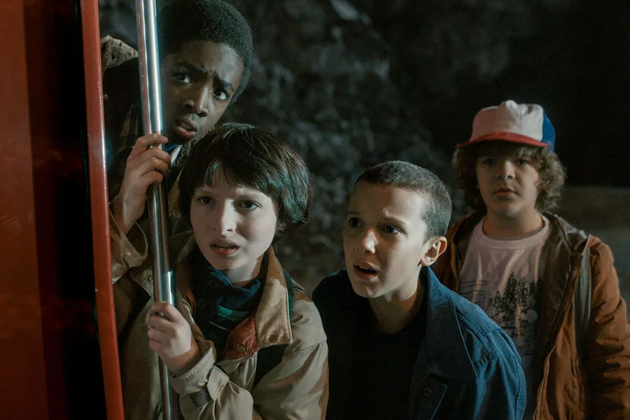 ‘স্ট্রেঞ্জার থিংস’ ওয়েব সিরিজ়ের প্রতিটি সিজ়নে আট থেকে ন’টি পর্ব রয়েছে। প্রতিটি পর্ব শুট করতে ২৪৮ কোটি টাকার বেশি খরচ হয়েছে।