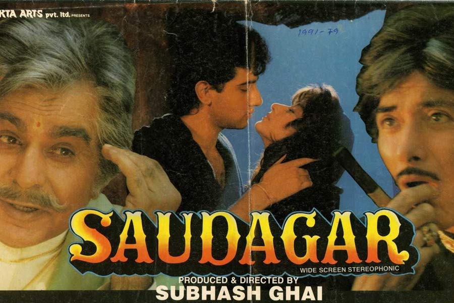 বলিপাড়ার প্রথম সারির ছবিনির্মাতা সুভাষ ঘাই পরিচালিত ‘সওদাগর’ ছবিটি প্রেক্ষাগৃহে মুক্তি পায় ১৯৯১ সালে। এই ছবিতে দিলীপ কুমার, রাজ কুমার, মুকেশ খন্নার মতো বলি তারকাদের সঙ্গে অভিনয়ের সুযোগ পান মনীষা।