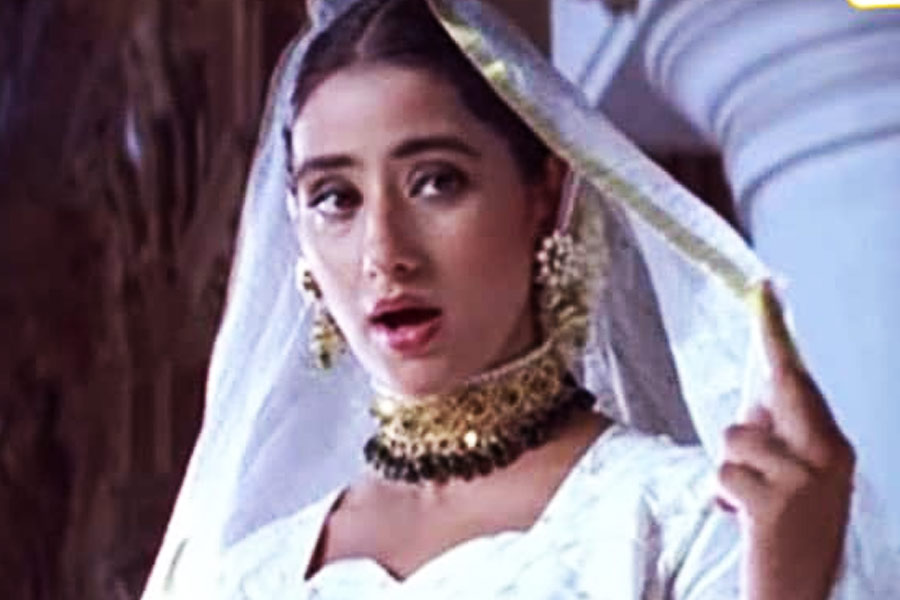 একটি ছবিতে অভিনয় করেই বলিপাড়ায় জনপ্রিয় হয়ে ওঠেন মনীষা। একের পর এক ছবিতে অভিনয়ের প্রস্তাব পেতে থাকেন তিনি।