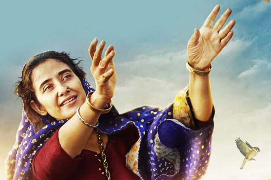 ক্যানসার রোগে আক্রান্ত হওয়ার পর অভিনয়জগৎ থেকে দূরে সরে যান মনীষা। পাঁচ বছর পর ‘ডিয়ার মায়া’ ছবিতে অভিনয় করে ২০১৭ সালে আবার বলিপাড়ায় ফিরে আসেন তিনি।