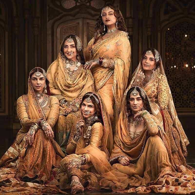 বলিপাড়ার প্রথম সারির ছবিনির্মাতা সঞ্জয় লীলা ভন্সালীর ‘হীরামান্ডি’ ওয়েব সিরিজ়ে মনীষাকে অভিনয় করতে দেখা যাবে। মনীষার পাশাপাশি এই সিরিজ়ে অভিনয় করবেন আদিত্য রাও হায়দারি, রিচা চড্ডা, সঞ্জীদা শেখ, সোনাক্ষী সিন্‌হার মতো বলি অভিনেত্রীরা। তবে এই ওয়েব সিরিজ়টি কবে মুক্তি পাবে তা নিয়ে আনুষ্ঠানিক ভাবে কোনও ঘোষণা করা হয়নি।