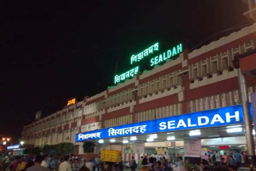 An image of Sealdah Station