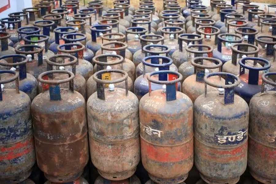 After domestic LPG price reduction, commercial LPG prices cut