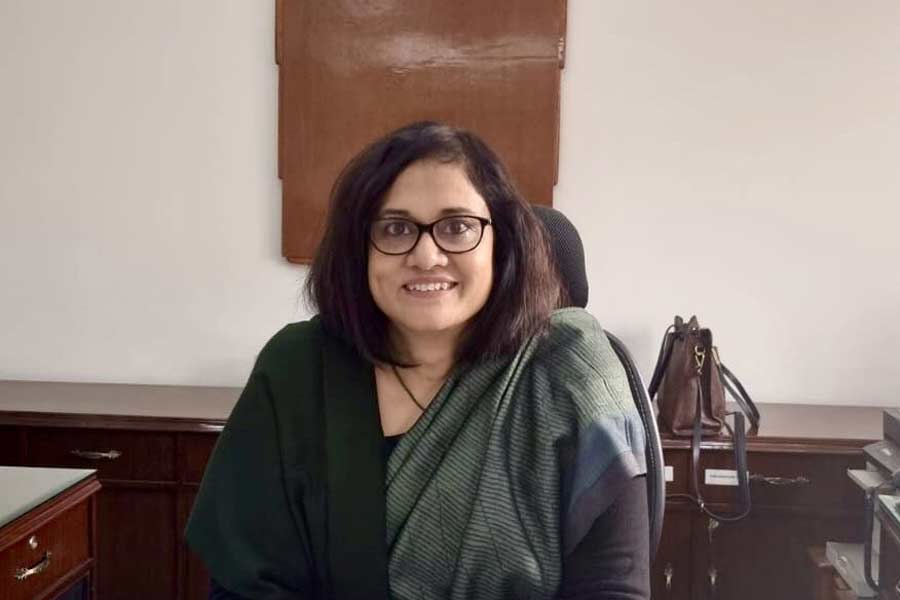 অবশ্য নিজের যোগ্যতাতেই এই স্থানে বসেছেন জয়া। তবে রেল প্রশাসনের একাধিক উচ্চ পদে নারীদের নিয়ে এসে লিঙ্গ সচেতনতামূলক বার্তাও রেল মন্ত্রক দিতে চলেছে বলে মনে করা হচ্ছে