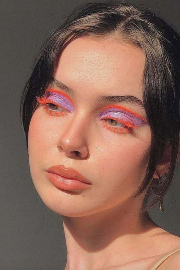 ৯. চোখের মণির অবস্থানে সমস্যা থাকলে: মণির অবস্থানগত সমস্যা (স্কুইন্টি আই) থাকলে, সে সব চোখের সাজও চোখের আকৃতির ওপরেই নির্ভর করে। ফলে এখানে আলাদা করে কিছু বলার নেই। ঠিকঠাক মণিওয়ালা চোখের যেমন গড়ন, রং ইত্যাদি মাথায় রেখে চোখ সাজাতে লাগে, এখানেও তাই। 