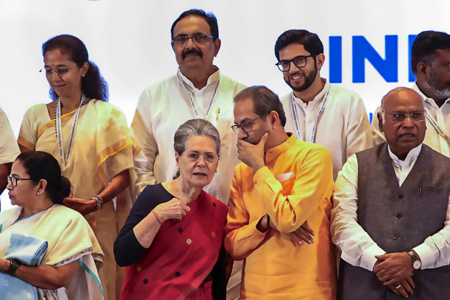 ২৩ জুন পটনায় বিহারের মুখ্যমন্ত্রী নীতীশের আহ্বানে ১৭টি বিরোধী দলের প্রথম বৈঠক হয়েছিল। তার পর থেকে অনেকটাই এগিয়েছে বিরোধীদের জোট ‘ইন্ডিয়া’।