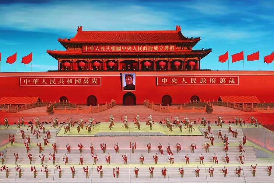 যদিও এই সব দোষারোপ গায়ে মাখছে না চিন। তারা বরং এ বিষয়ে কিছুটা নির্বিকার। চিনের বিদেশ মন্ত্রকের মুখপাত্র ওয়াং ওয়েনবিন দাবি করেছেন, চিন প্রতি বছরই মানচিত্রে নতুন তথ্য সংযোজনের পর প্রকাশ করে। এ বারও তা-ই হয়েছে।