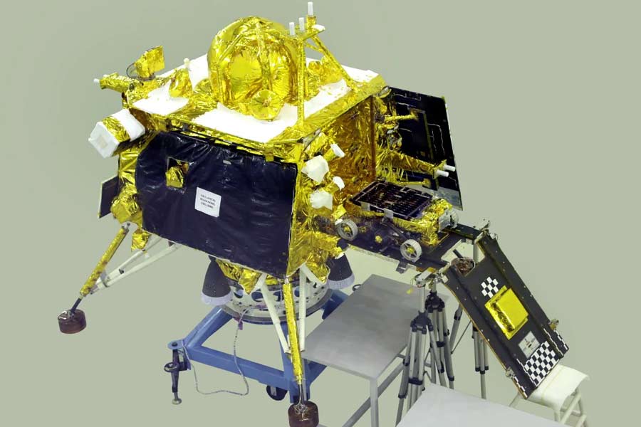 ISRO Payload LRA is waiting for night in the Moon Surface.