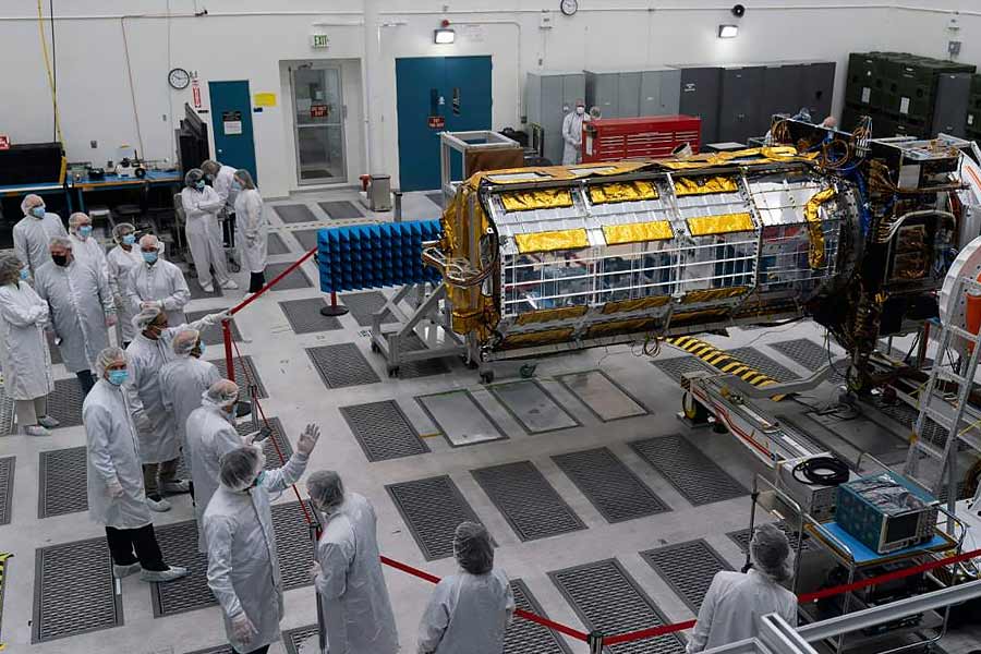 সৌর অভিযানের আগে রিসোর্সস্যাট-২এ নামের একটি রিমোট সেন্সিং স্যাটেলাইট প্রকল্পের সহকারী অধিকর্তার পদে ছিলেন নিগার। এর পাশাপাশি, সিস্টেম ইঞ্জিনিয়ারিং, ইমেজ কমপ্রেশন-সহ একাধিক বিষয়ে গবেষণাপত্রও প্রকাশ করেছেন।