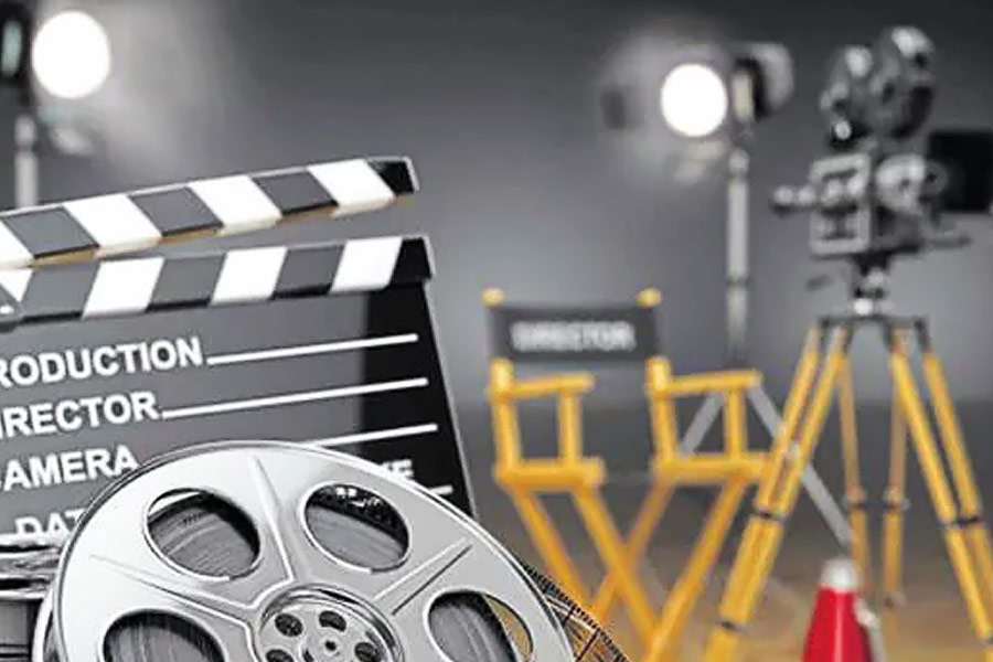 Which movie is earned 15 times more than its budget but did not get the limelight