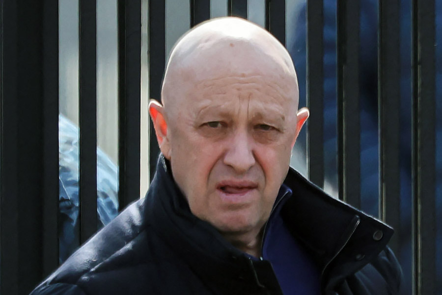 Ex KGB spy says those closest to Putin could be turning against him 