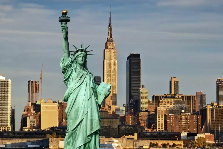 People are leaving the US and settling in European countries.