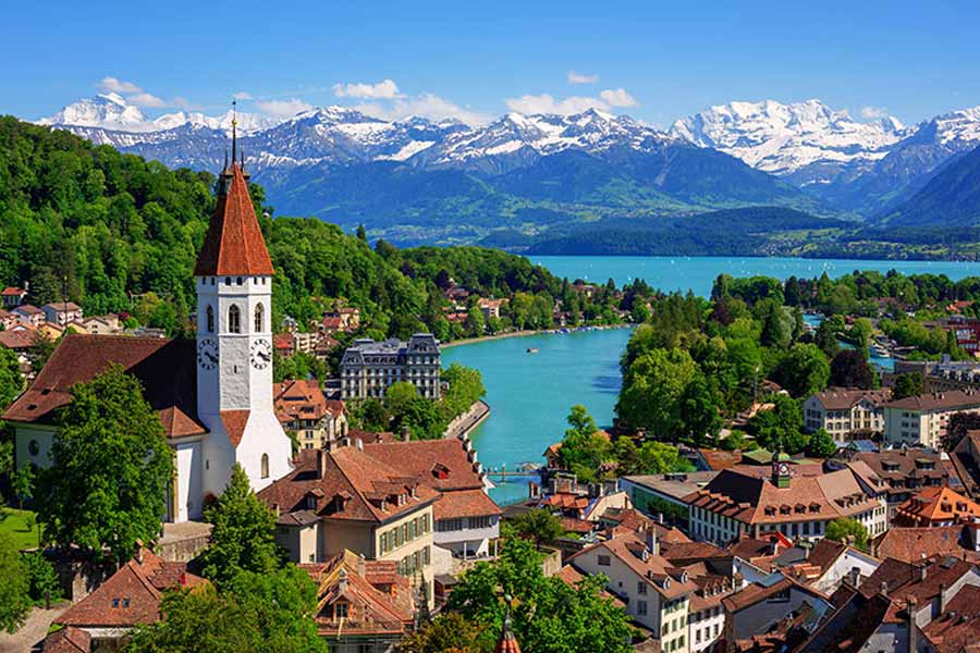 People are leaving the US and settling in European countries.