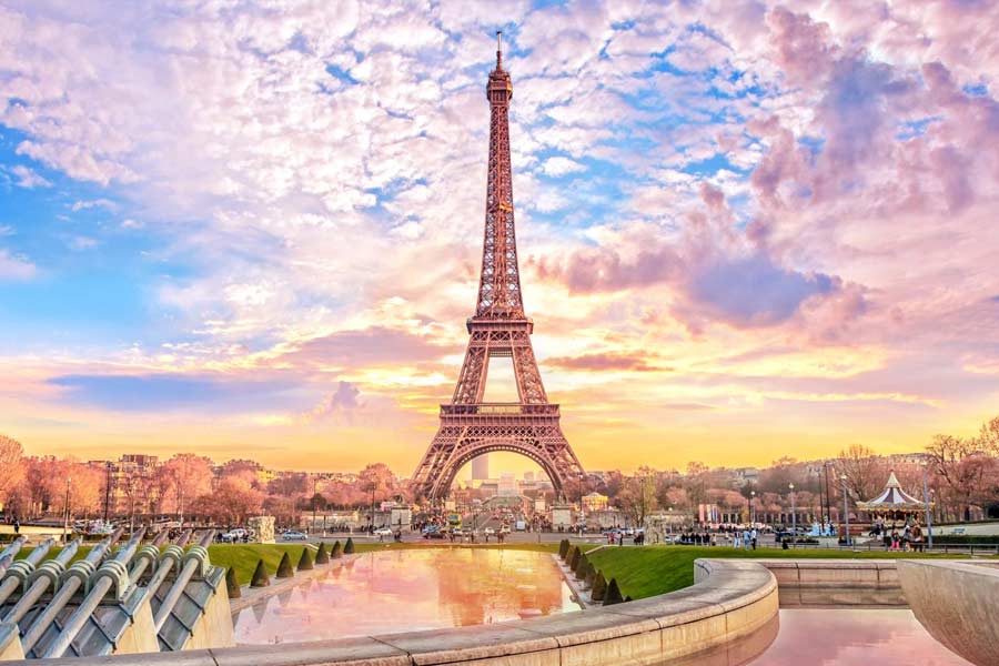 People are leaving the US and settling in European countries.