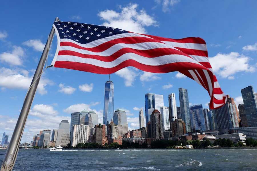 People are leaving the US and settling in European countries.