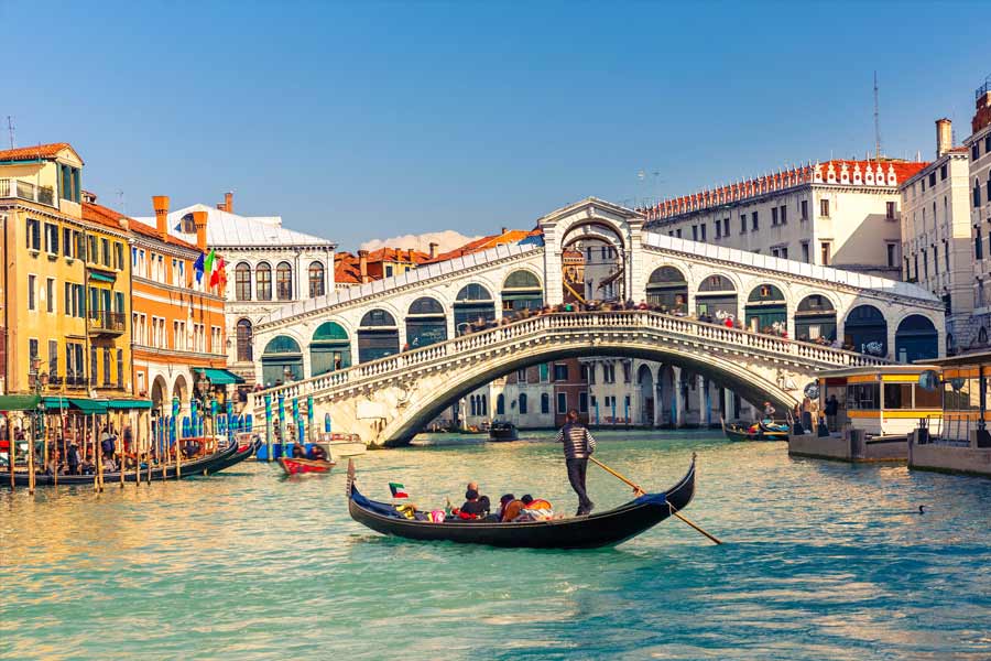 People are leaving the US and settling in European countries.