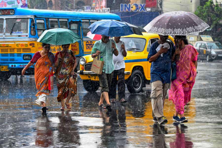 Weather office predicts light rainfalls in West Bengal until Wednesday