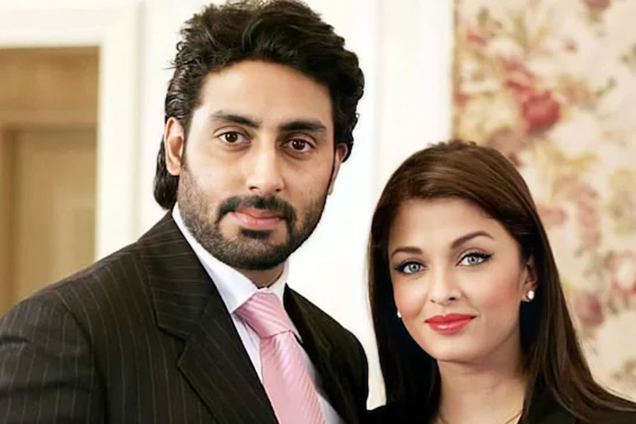 অভিষেকের স্ত্রী ঐশ্বর্যা রাই বচ্চনের সঙ্গেও সানির সম্পর্ক তিক্ত বলে কানাঘুষো শোনা যায়। এমনকি এক পুরনো সাক্ষাৎকারে সানি বলেছিলেন, ‘‘বলিপাড়ায় এমন কোনও কোনও জনপ্রিয় অভিনেত্রী রয়েছেন যাঁরা আমার সঙ্গে কাজ করতে চাননি। তাঁদের মধ্যে ঐশ্বর্যা এক জন। আমার জায়গায় শাহরুখ খান, সলমন খান বা হৃতিক রোশন থাকলে তিনি নিশ্চয় কাজ করতেন।’’