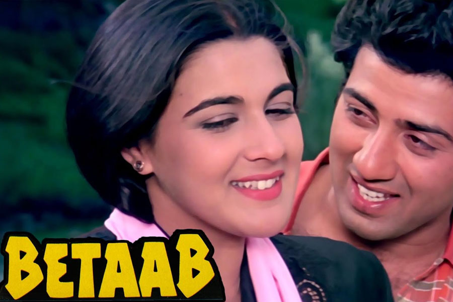 ১৯৮৩ সালে মুক্তিপ্রাপ্ত ‘বেতাব’ ছবির হাত ধরে বলিপাড়ায় আত্মপ্রকাশ করেন সানি। সেই সময় বলিউডে জনপ্রিয়তার শিখরে ছিলেন অমিতাভ।