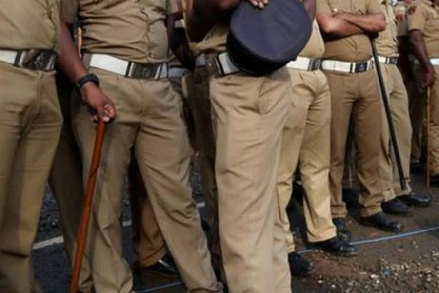 Man beats domestic help for being late in Maharashtra