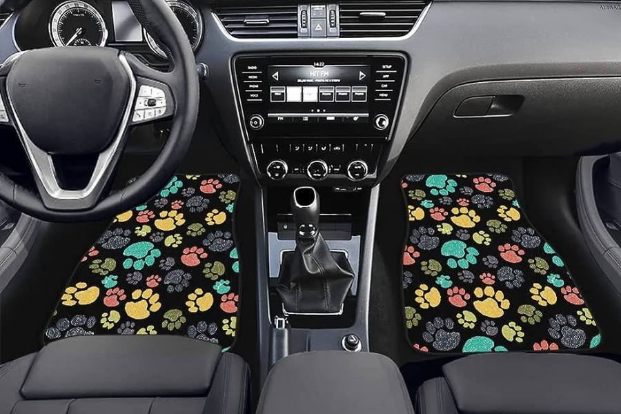 পুজোর আগে সবই ঢেলে সাজাচ্ছেন যখন, তা হলে এই সুযোগে গাড়ির ফ্লোর ম্যাটও পালটে ফেলুন। কাদা,  ধুলো কিংবা বালি গাড়ির ভেতরে ঢোকা থেকে আটকাতে এদের জুড়ি নেই। তাই নতুন ফ্লোর ম্যাট অবশ্যই থাকুক কেনাকাটার তালিকায়। 