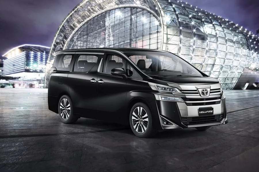 টয়োটা ভেলফায়ার:  একই সময়ে জানা যায় তাঁর সংগ্রহে টয়োটা সংস্থার আরেকটি গাড়ি রয়েছে, টয়োটা ভেলফায়ার, যার দাম আনুমানিক সাড়ে ৯২ লাখ টাকা! গাড়িটি সুপরিচিত গতি ও সৌন্দর্যের জন্য।    এই প্রতিবেদনটি 'আনন্দ উৎসব' ফিচারের একটি অংশ। 