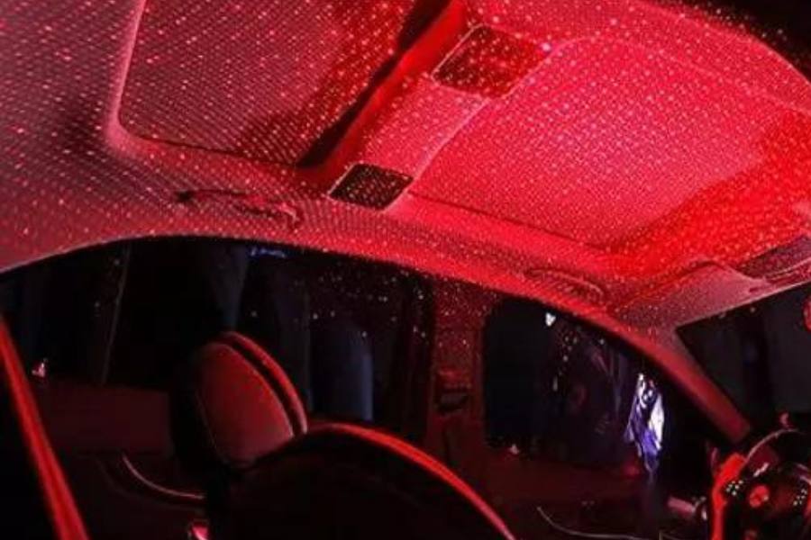 বিলাস বহুল সংস্থার গাড়িতে গাড়ির ছাদে লেসারের ঝলমলে আলো লাগানো থাকে। আপনিও বিলাসের ছোঁয়া গাড়িতে আনতে গাড়ির ভেতরের ছাদে লাগিয়ে নিতে পারেন রঙিন লেসার আলো।