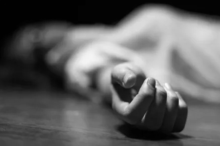 A housewife allegedly killed by husband and others for non-payment of dowry in Murshidabad