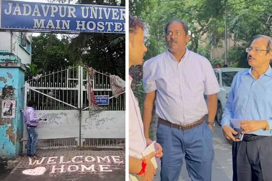 ISRO team visits Jadavpur University campus and hostel.