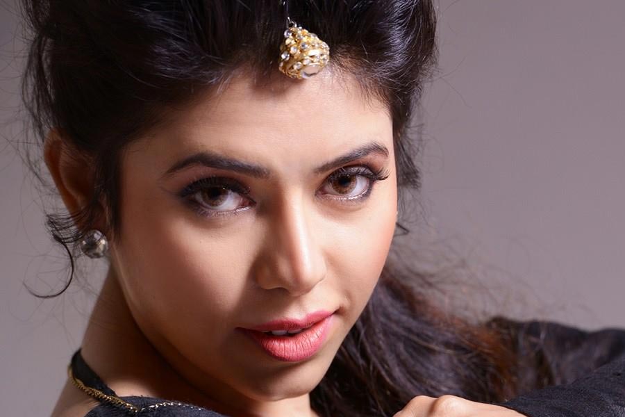 Who is actress Ruplekha Mitra and why she is summoned by enforcement directorate