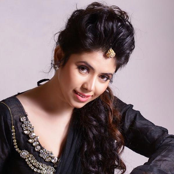 Who is actress Ruplekha Mitra and why she is summoned by enforcement directorate