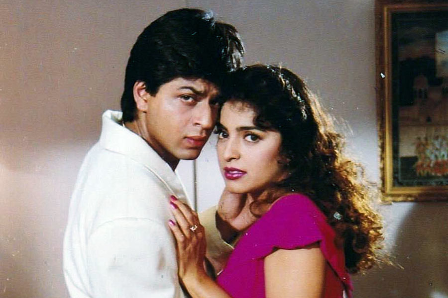 Shah Rukh Khan and Juhi Chawla