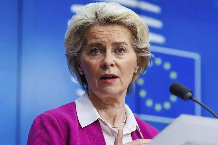 ইউরোপে নেকড়েদের উপর থেকে সুরক্ষাকবচ সরিয়ে নেওয়ার কথা চিন্তা-ভাবনা করা হচ্ছে বলে জানিয়েছেন উরসুলা। যদিও এ নিয়ে চটজলদি পদক্ষেপ করার বদলে বিষয়টি নিয়ে সংশ্লিষ্ট সকল পক্ষের মতামত গ্রহণের পক্ষপাতী তিনি। 