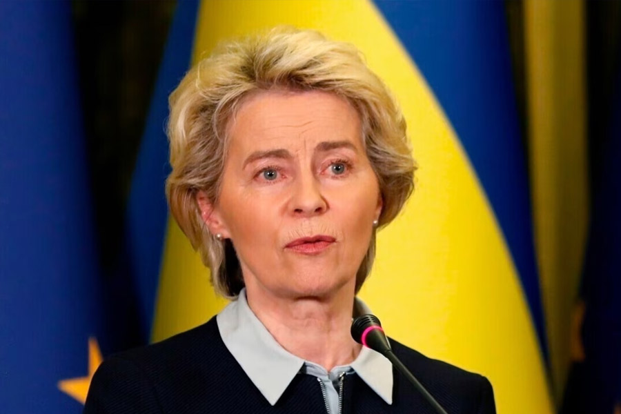 ওই ঘটনার ঠিক এক বছর পর নেকড়েদের সুরক্ষাকবচ সরানোর প্রসঙ্গে এই ঘোষণা করেন তিনি। ফলে দুইয়ে দুইয়ে চার করে নিতে বিশেষ দেরি করেনি সংবাদমাধ্যমের একাংশ।