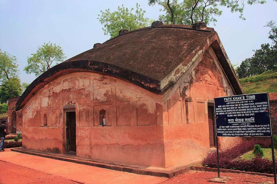 ফতে খানের সমাধি